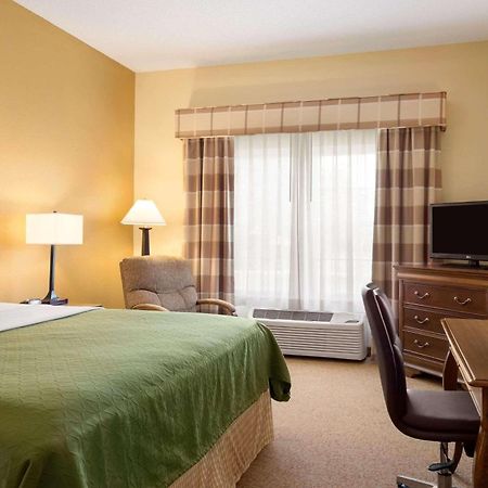 Country Inn & Suites By Radisson, Salina, Ks Exterior foto